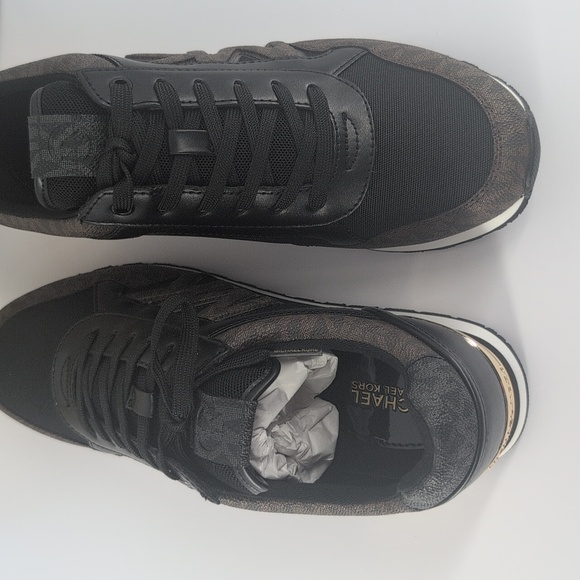 Size 8.5 Michael Kors Maddie Sneakers NEW ! - Picture 7 of 12